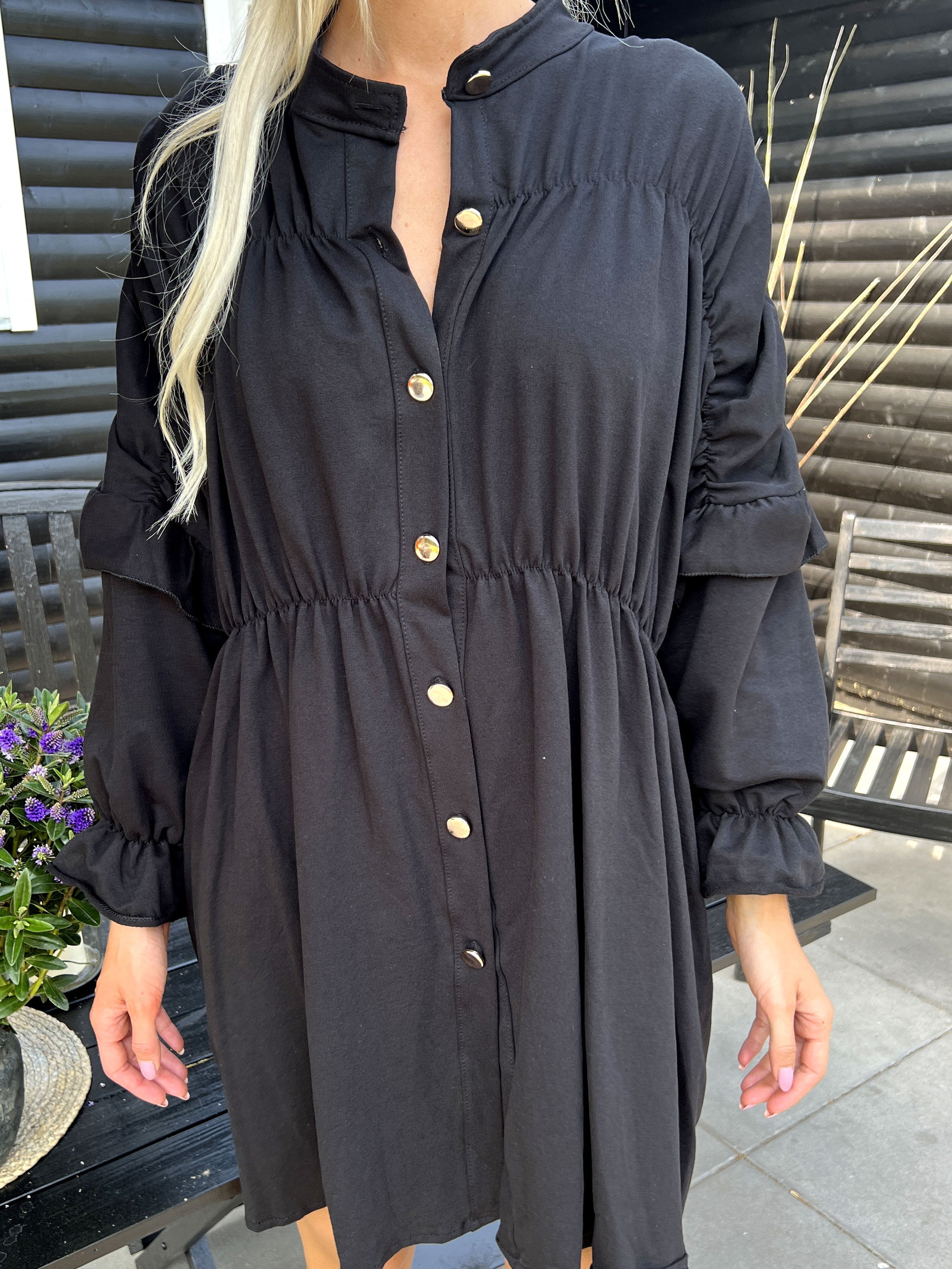 Monica Jersey - Söt joggingklänning med volanger